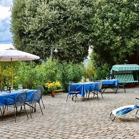 Popoltaio-schiacciato Sleeps 2 Pool Air Con Ravigliano