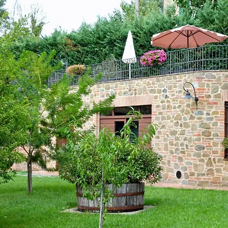 Popoltaio-schiacciato Sleeps 2 Pool Air Con * Ravigliano