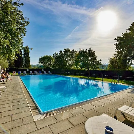 Apartment Popoltaio-schiacciato Sleeps 2 Pool Air Con
